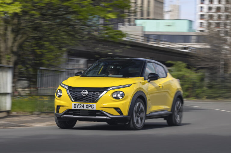 nissan juke hybrid front corner