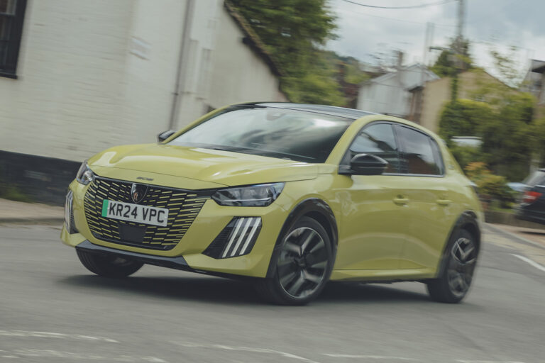 peugeot e 208 front lead