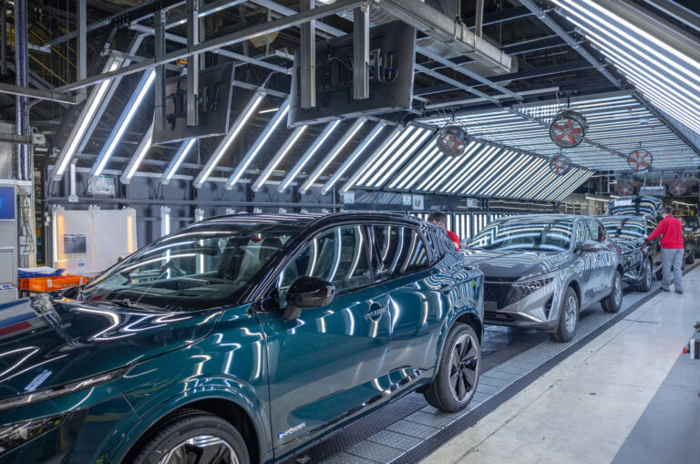 qashqai in the final inspection light tunnel at nissan sunderland